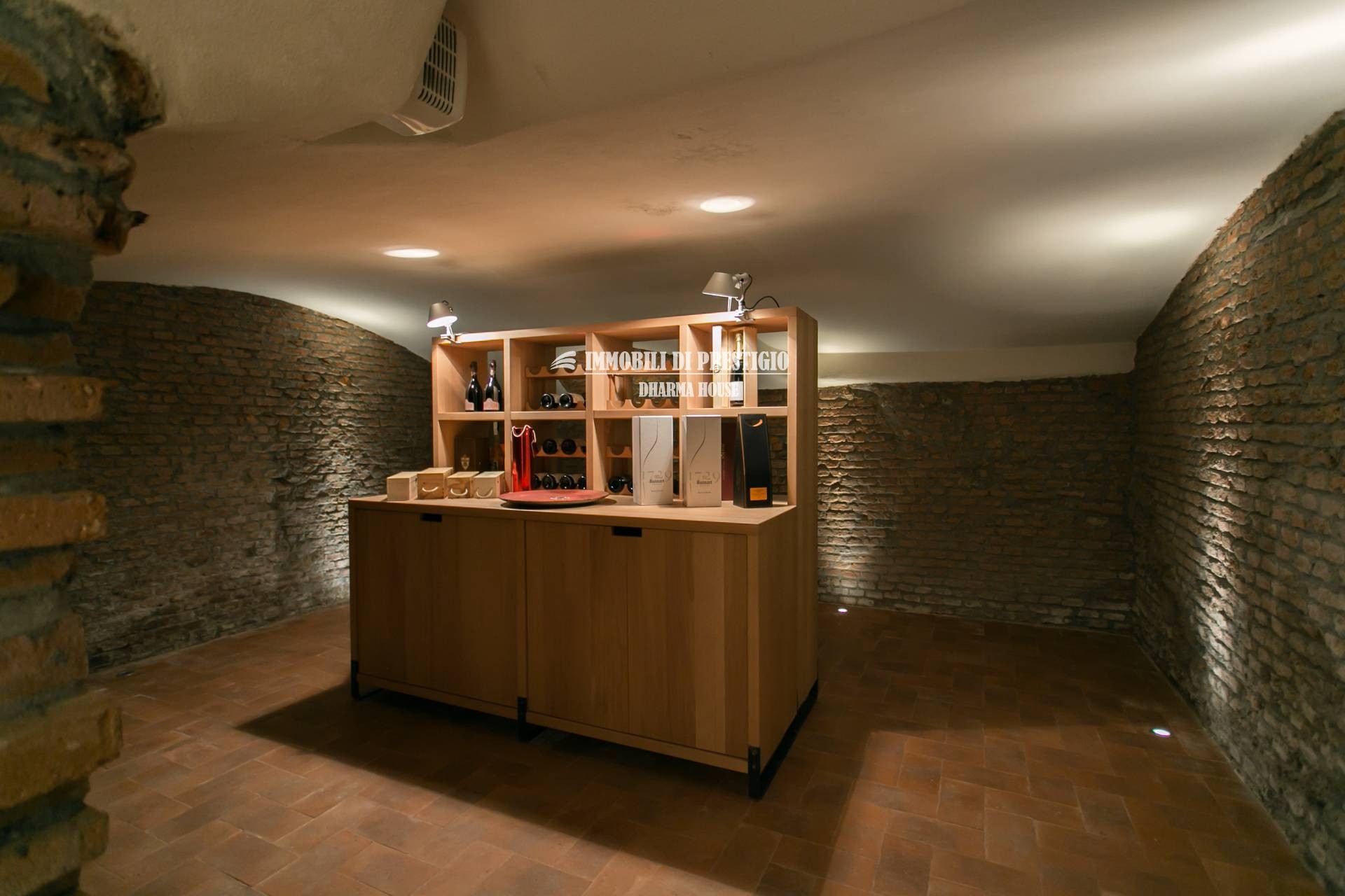 MILANO VIA VIGEVANO, VENDITA LOFT CON SPA INTERNA