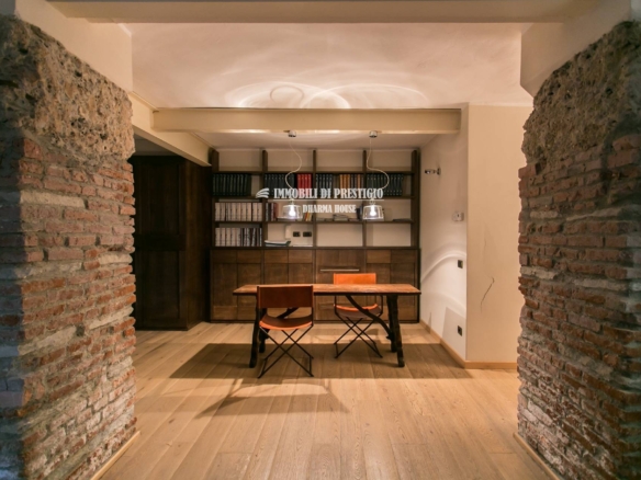 MILANO VIA VIGEVANO, VENDITA LOFT CON SPA INTERNA