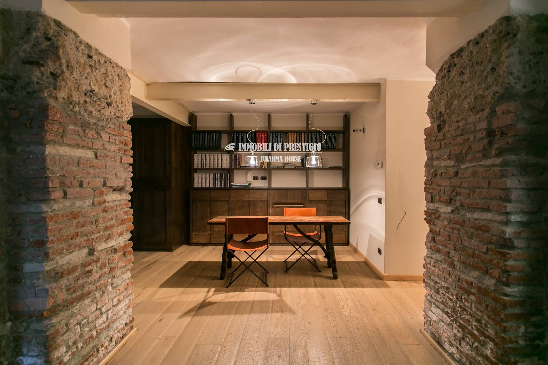 MILANO VIA VIGEVANO, VENDITA LOFT CON SPA INTERNA