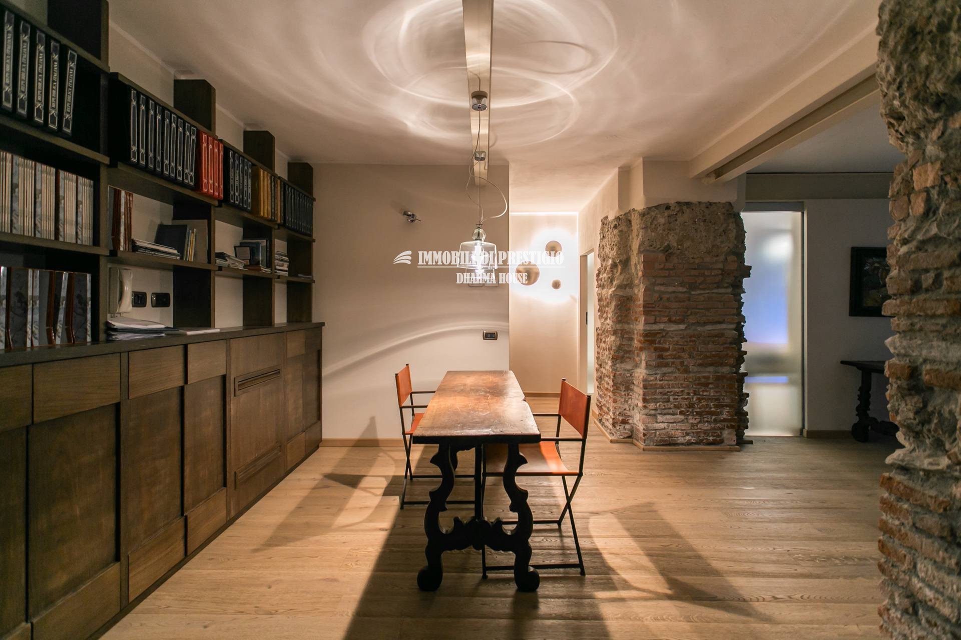 MILANO VIA VIGEVANO, VENDITA LOFT CON SPA INTERNA