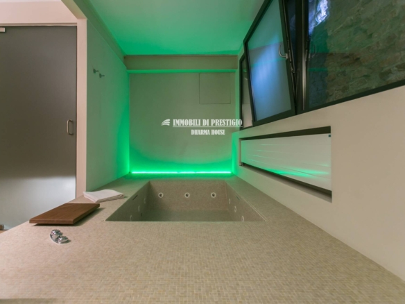 MILANO VIA VIGEVANO, VENDITA LOFT CON SPA INTERNA