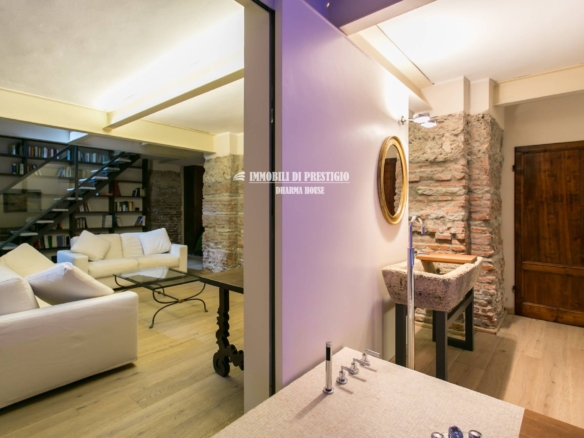 MILANO VIA VIGEVANO, VENDITA LOFT CON SPA INTERNA