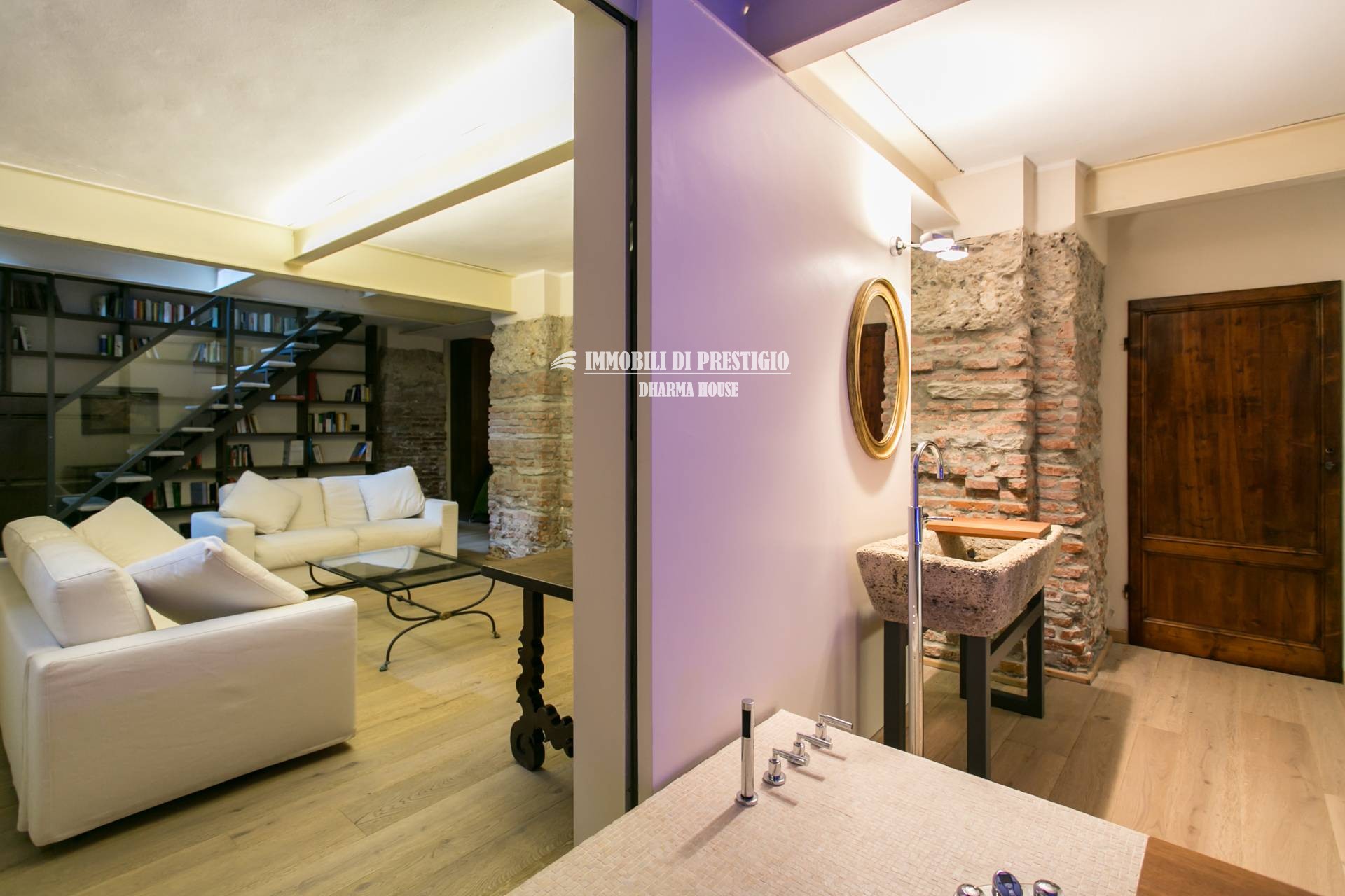 MILANO VIA VIGEVANO, VENDITA LOFT CON SPA INTERNA