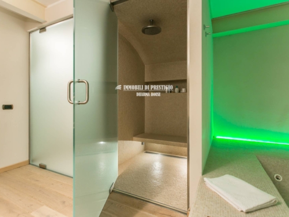 MILANO VIA VIGEVANO, VENDITA LOFT CON SPA INTERNA