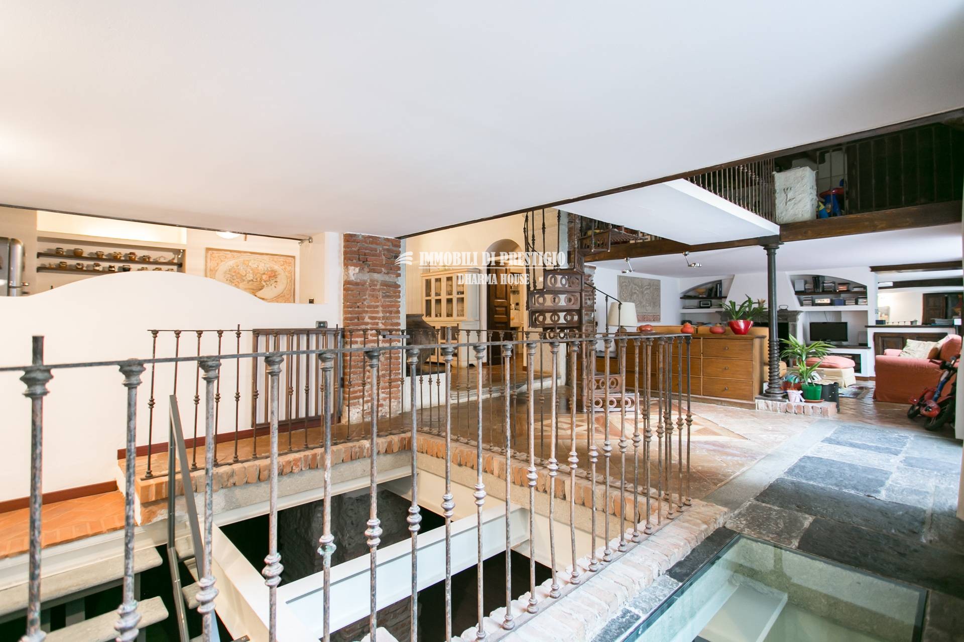 MILANO VIA VIGEVANO, VENDITA LOFT CON SPA INTERNA