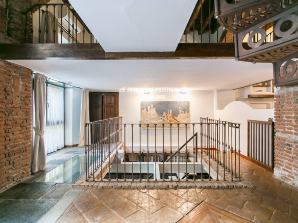 MILANO VIA VIGEVANO, VENDITA LOFT CON SPA INTERNA