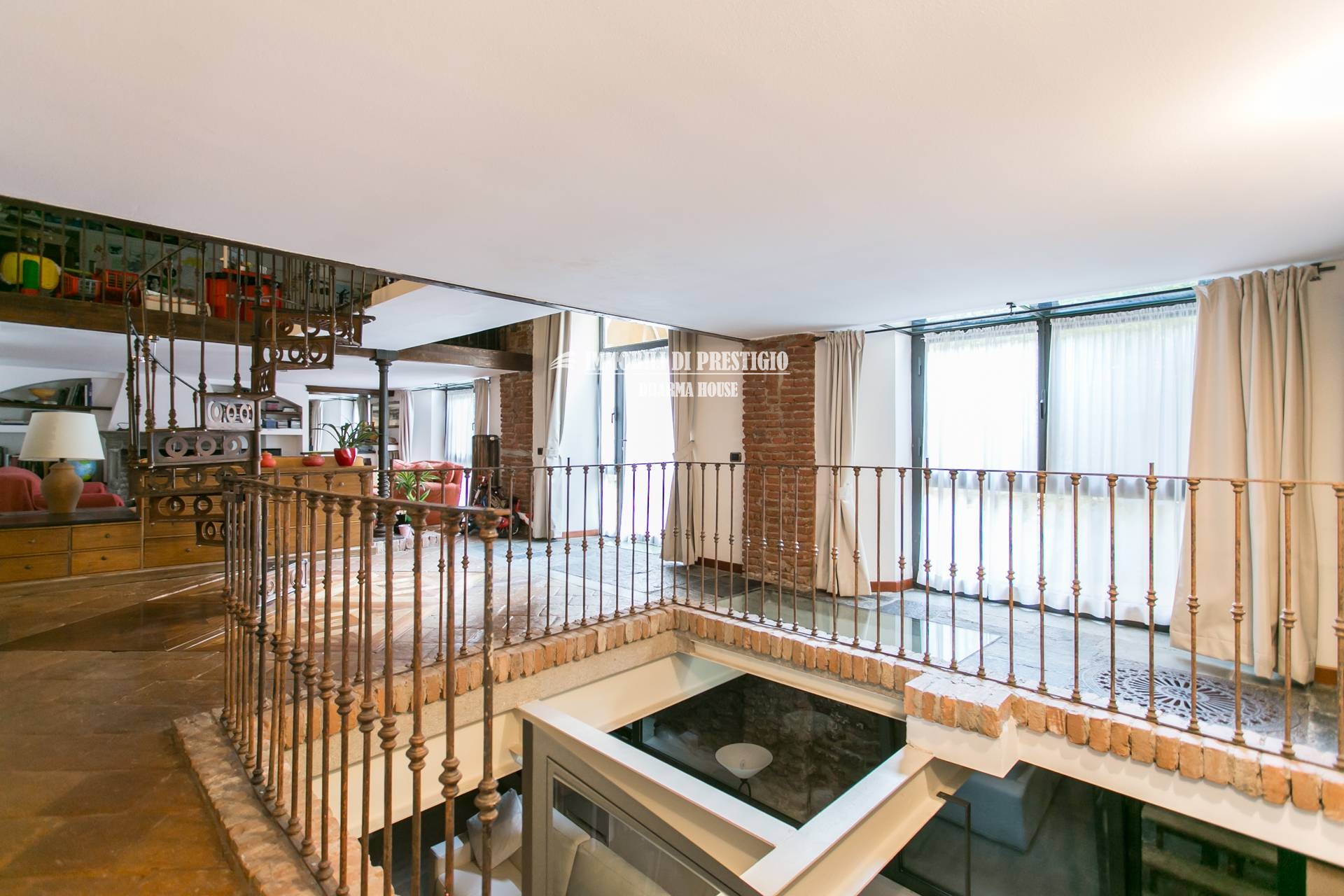 MILANO VIA VIGEVANO, VENDITA LOFT CON SPA INTERNA