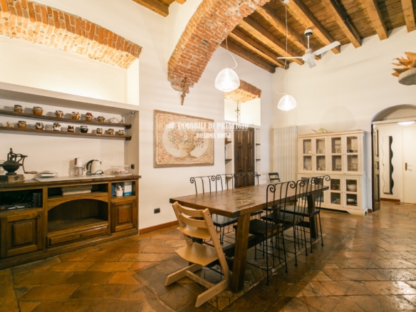 MILANO VIA VIGEVANO, VENDITA LOFT CON SPA INTERNA