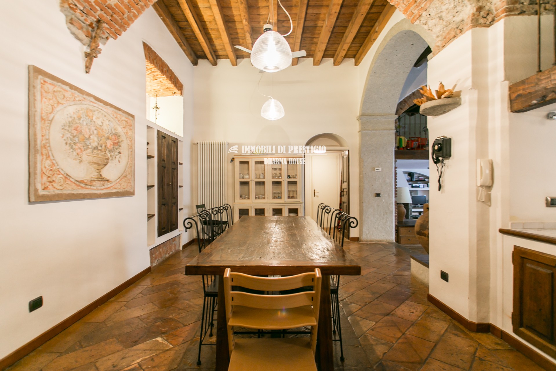 MILANO VIA VIGEVANO, VENDITA LOFT CON SPA INTERNA