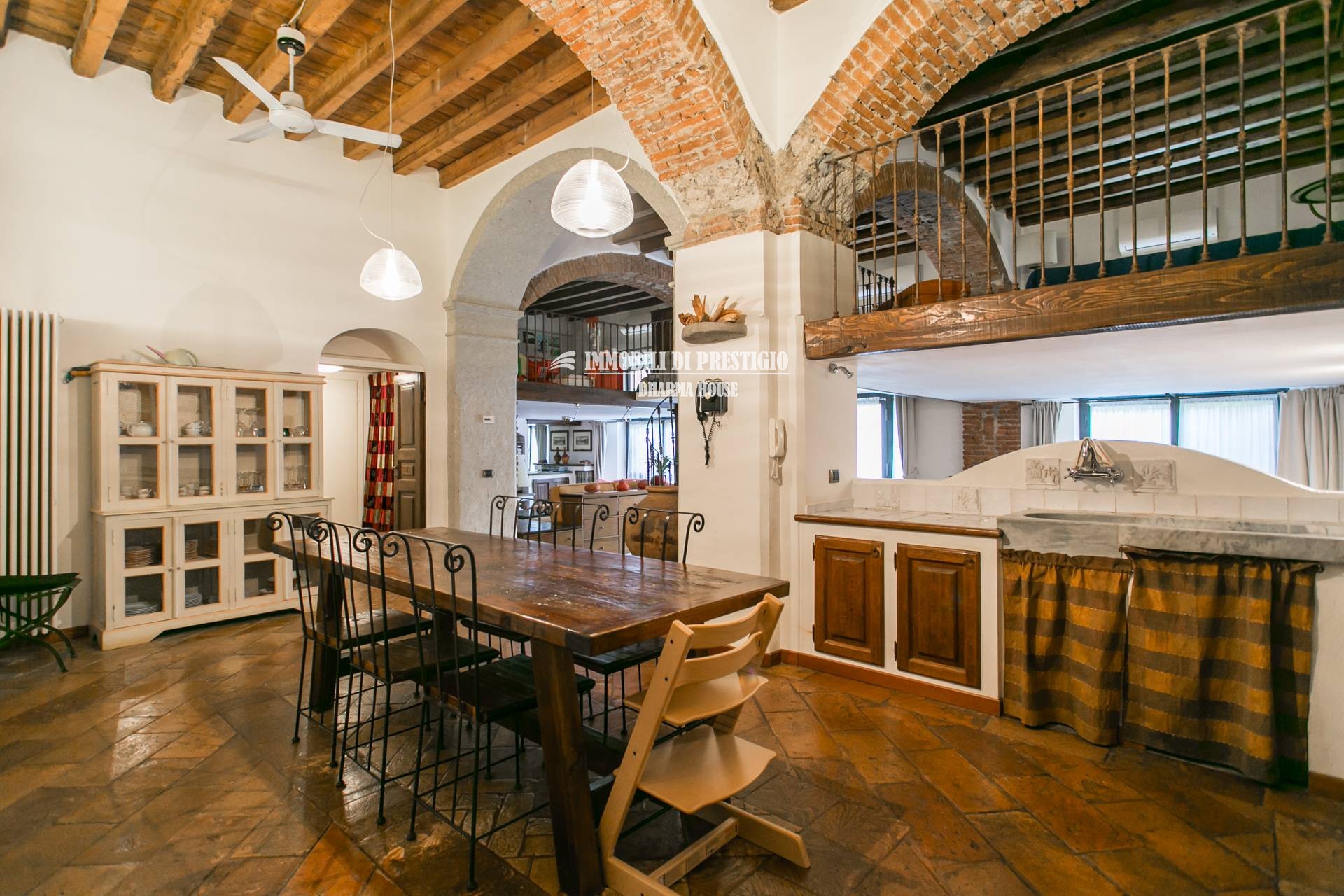 MILANO VIA VIGEVANO, VENDITA LOFT CON SPA INTERNA