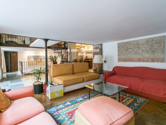 MILANO VIA VIGEVANO, VENDITA LOFT CON SPA INTERNA