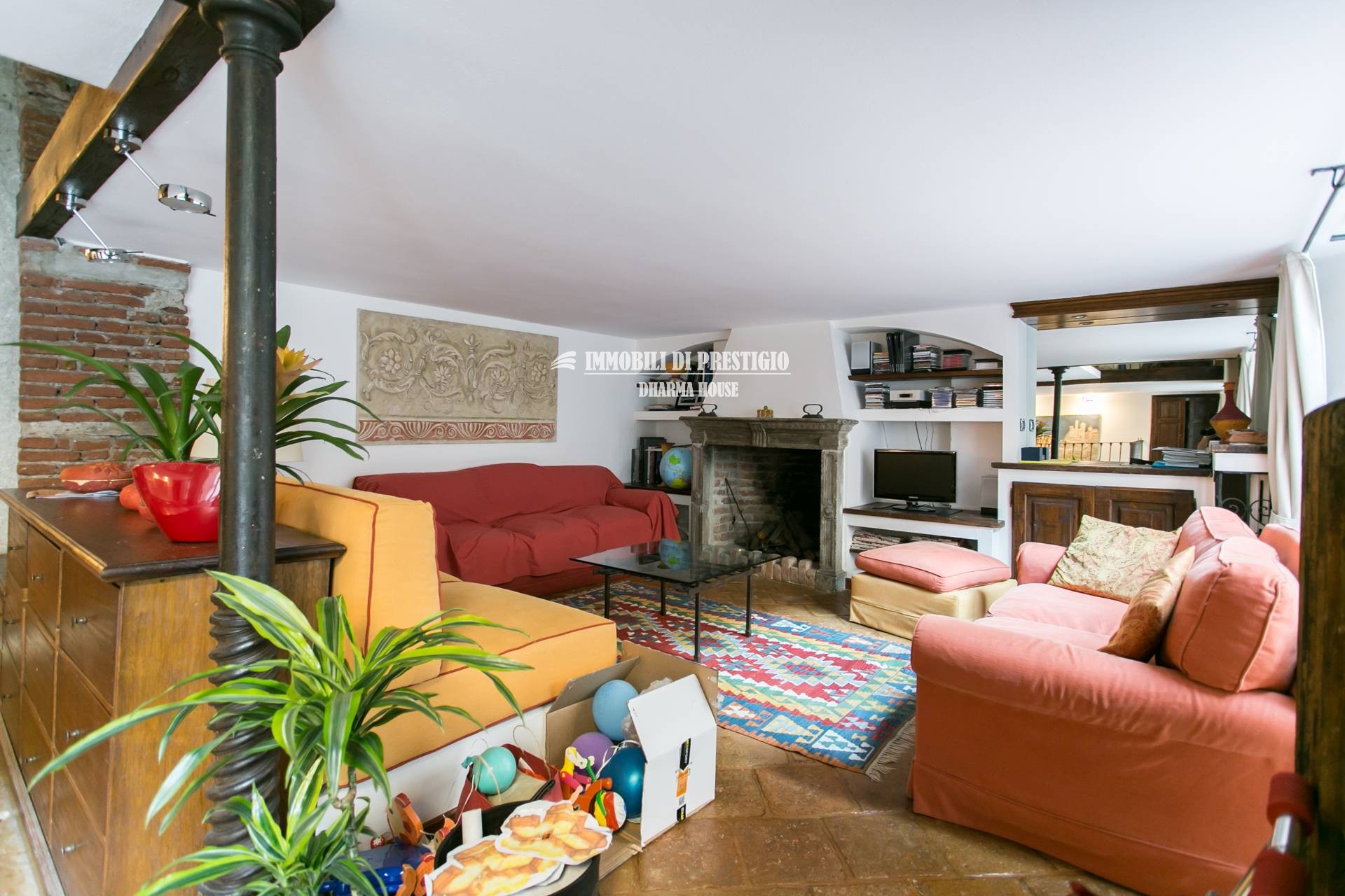 MILANO VIA VIGEVANO, VENDITA LOFT CON SPA INTERNA