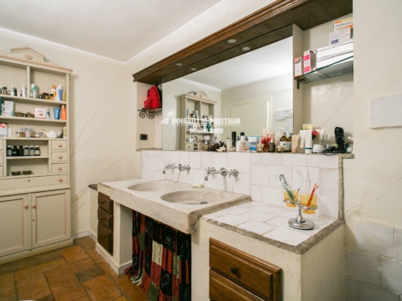MILANO VIA VIGEVANO, VENDITA LOFT CON SPA INTERNA