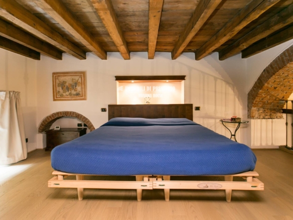 MILANO VIA VIGEVANO, VENDITA LOFT CON SPA INTERNA