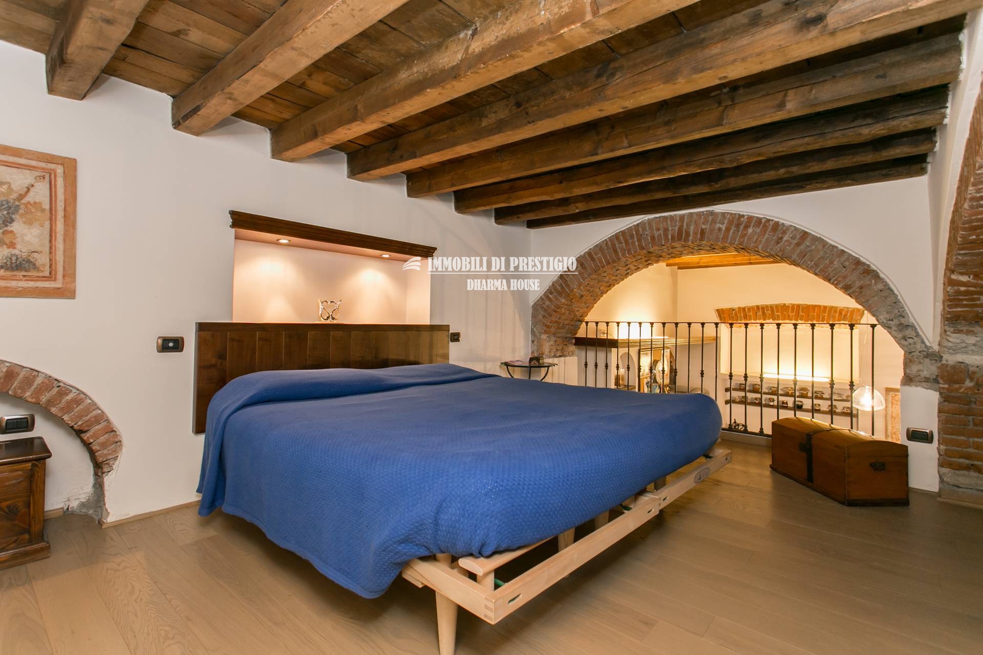 MILANO VIA VIGEVANO, VENDITA LOFT CON SPA INTERNA
