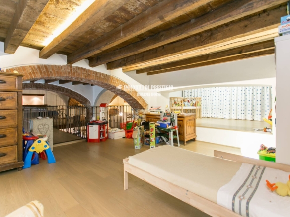 MILANO VIA VIGEVANO, VENDITA LOFT CON SPA INTERNA