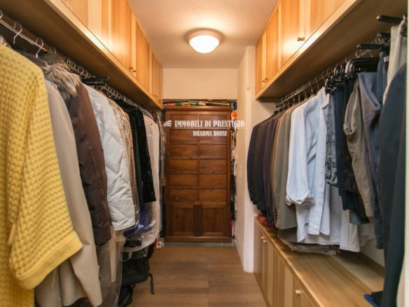 MILANO VIA VIGEVANO, VENDITA LOFT CON SPA INTERNA