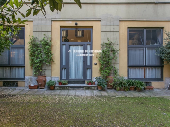MILANO VIA VIGEVANO, VENDITA LOFT CON SPA INTERNA