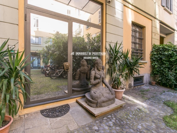 MILANO VIA VIGEVANO, VENDITA LOFT CON SPA INTERNA