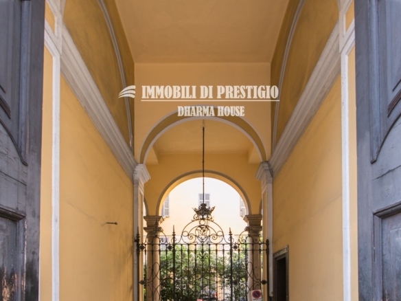 MILANO VIA VIGEVANO, VENDITA LOFT CON SPA INTERNA