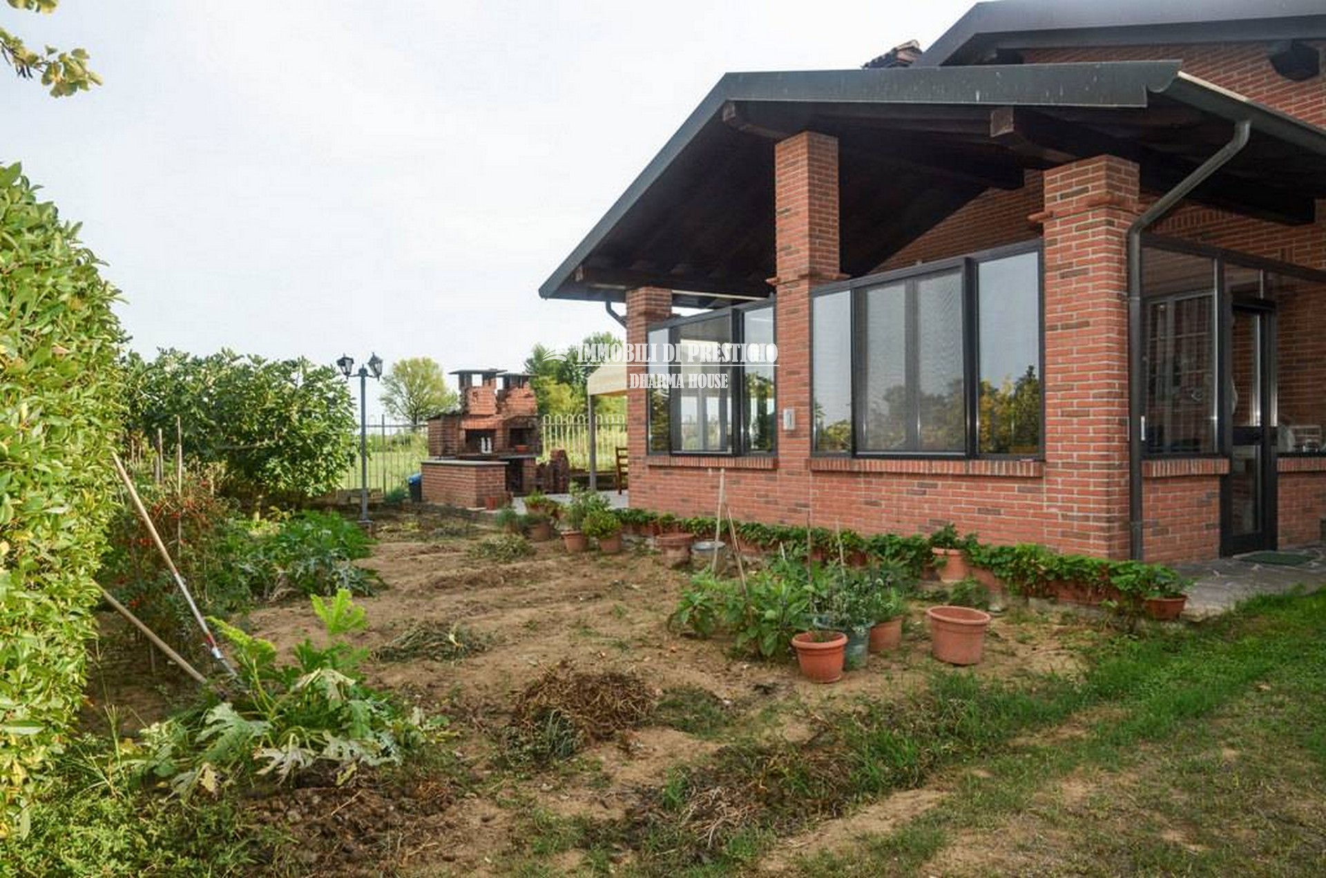 mg-borgosansiro04 BORGO SAN SIRO, VENDITA VILLA CON GIARDINO E ADIACENTE TERRENO EDIFICABILE