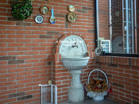 BORGO SAN SIRO, VENDITA VILLA CON GIARDINO E ADIACENTE TERRENO EDIFICABILE