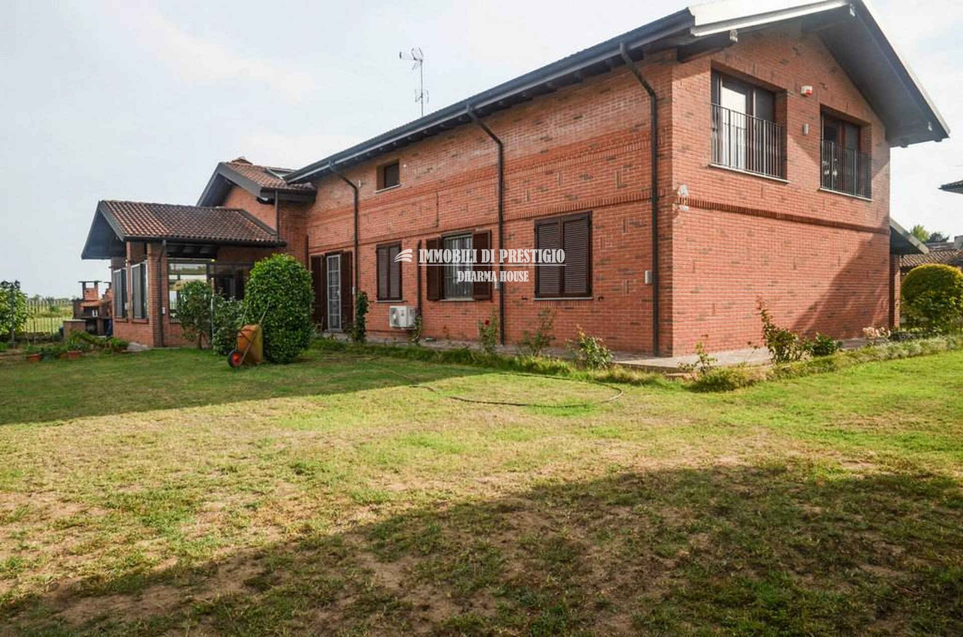 mg-borgosansiro29 BORGO SAN SIRO, VENDITA VILLA CON GIARDINO E ADIACENTE TERRENO EDIFICABILE