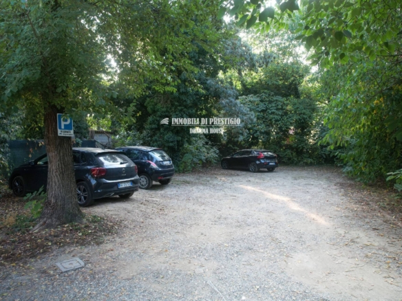 LODI, VENDITA SCENOGRAFICA VILLA IMMERSA NEL VERDE