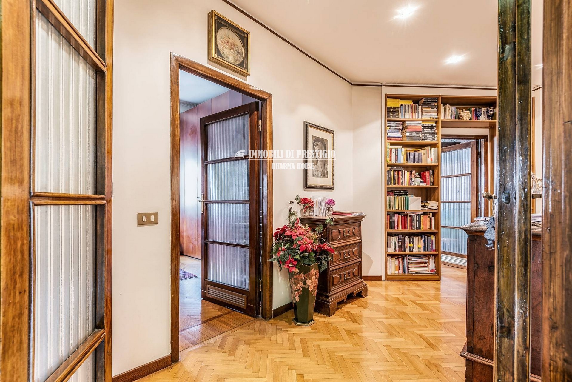 MILANO PORTA VENEZIA, AFFASCINANTE E LUMINOSA RESIDENZA