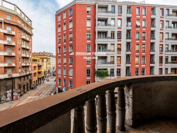 MILANO PORTA VENEZIA, AFFASCINANTE E LUMINOSA RESIDENZA