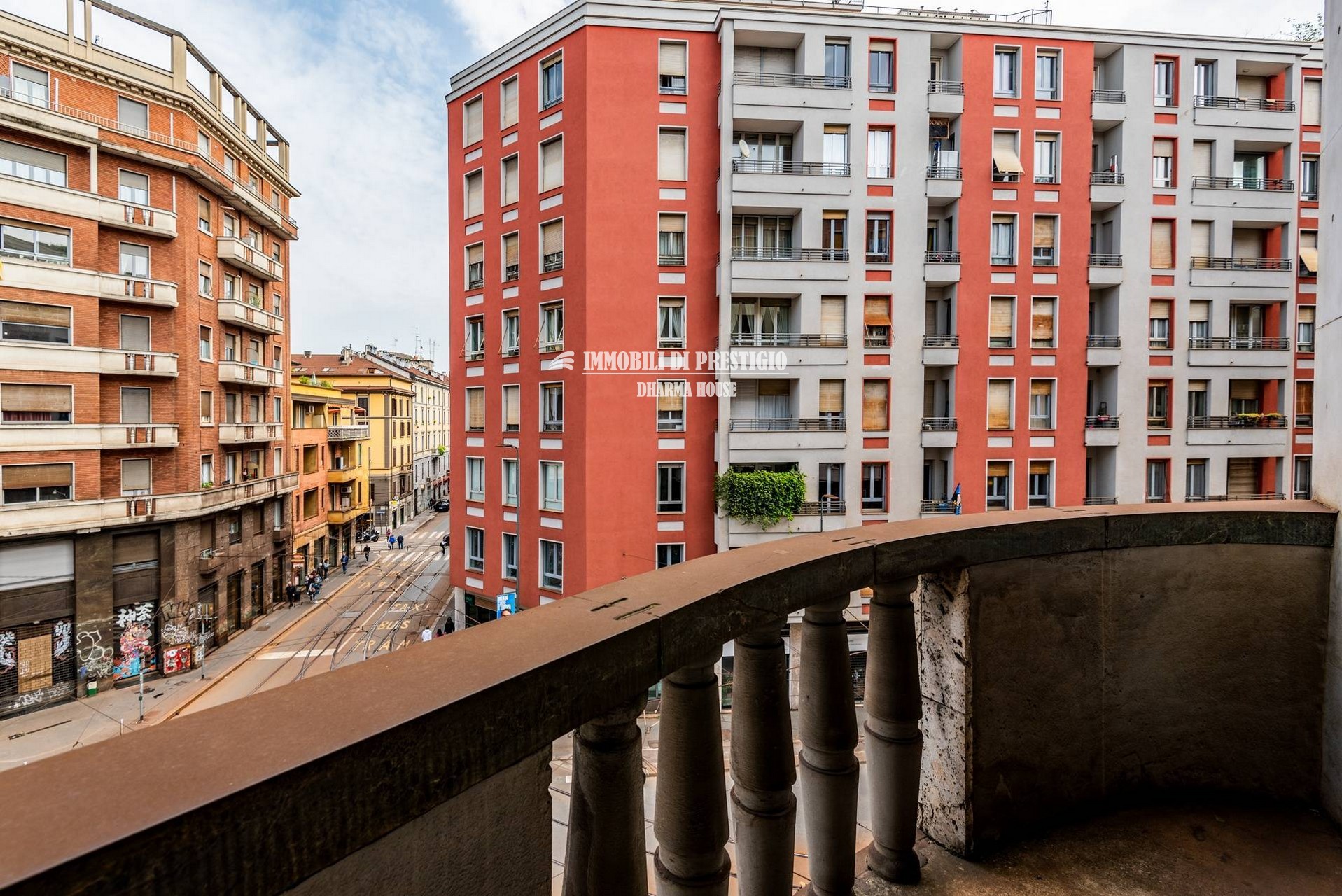MILANO PORTA VENEZIA, AFFASCINANTE E LUMINOSA RESIDENZA