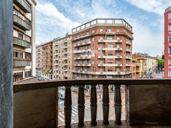 MILANO PORTA VENEZIA, AFFASCINANTE E LUMINOSA RESIDENZA