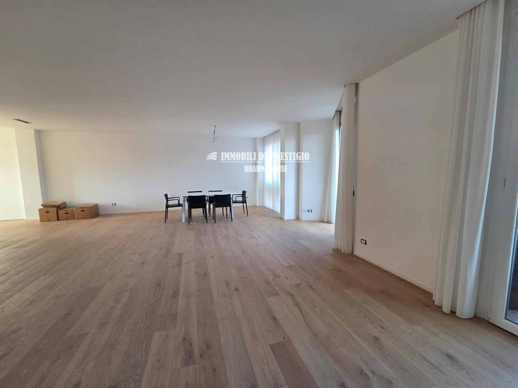 MILANO VIA CANOVA, VENDITA APPARTAMENTO PANORAMICO