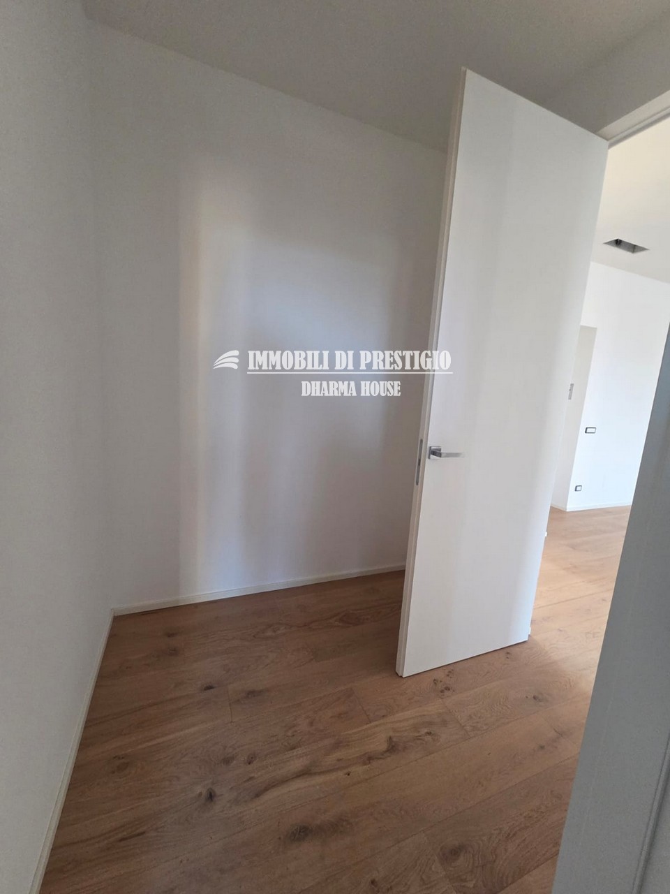 MILANO VIA CANOVA, VENDITA APPARTAMENTO PANORAMICO