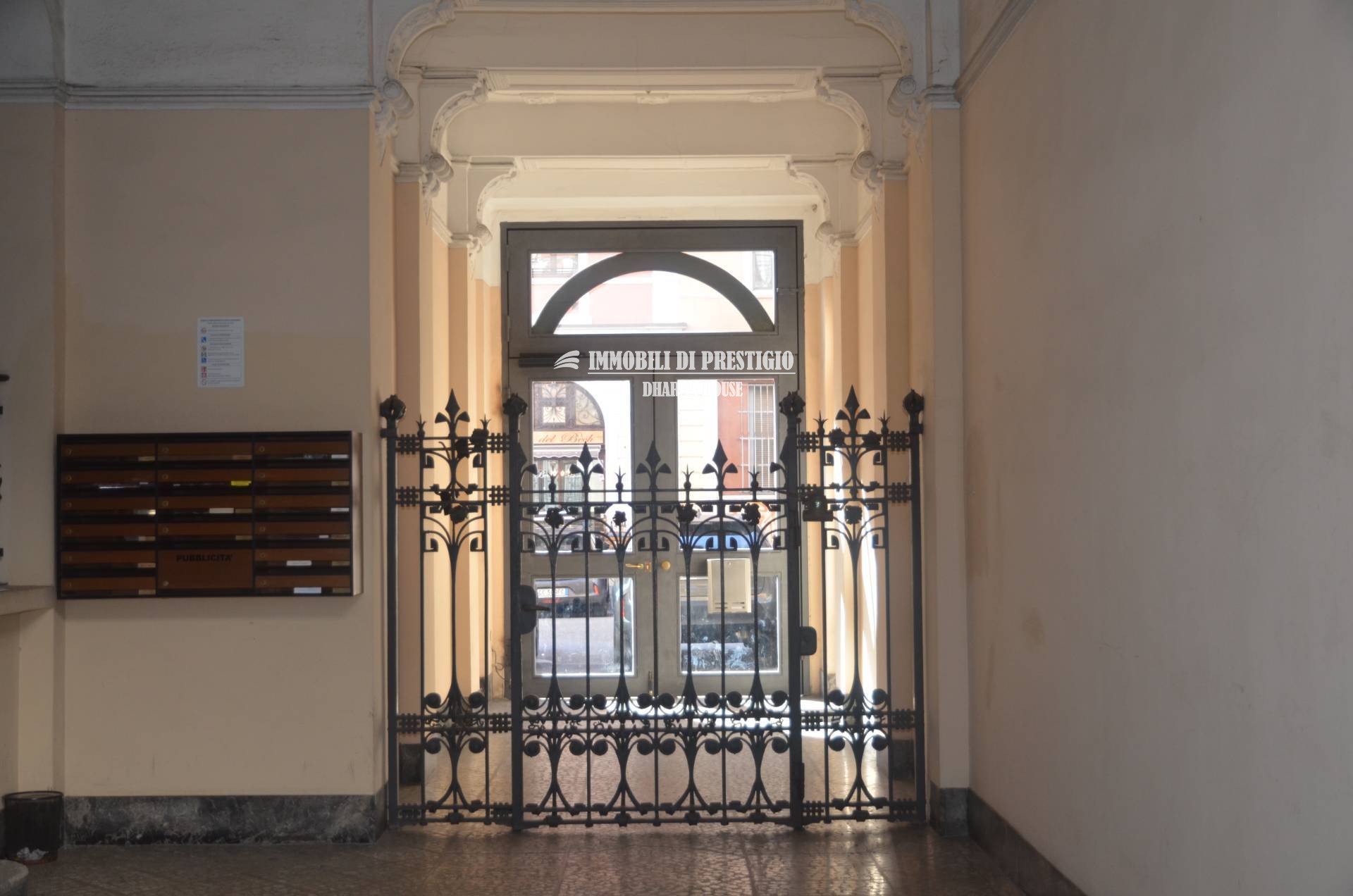 MILANO MEDAGLIE D’ORO, VENDITA APPARTAMENTO CON TERRAZZO IN STABILE SIGNORILE