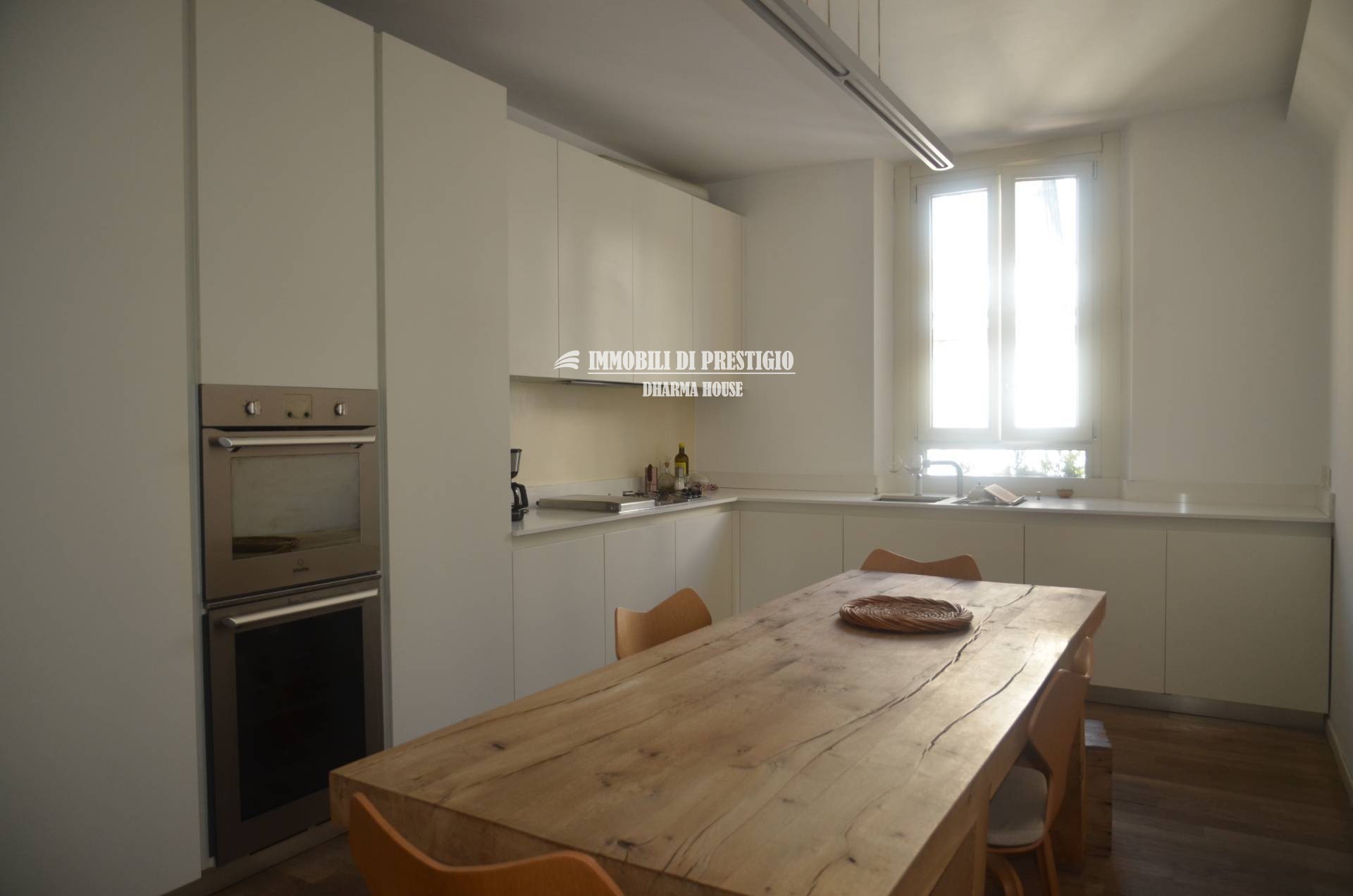 MILANO MEDAGLIE D’ORO, VENDITA APPARTAMENTO CON TERRAZZO IN STABILE SIGNORILE