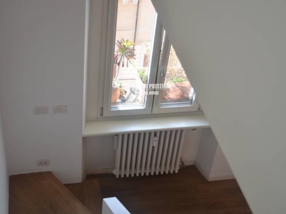 MILANO MEDAGLIE D’ORO, VENDITA APPARTAMENTO CON TERRAZZO IN STABILE SIGNORILE