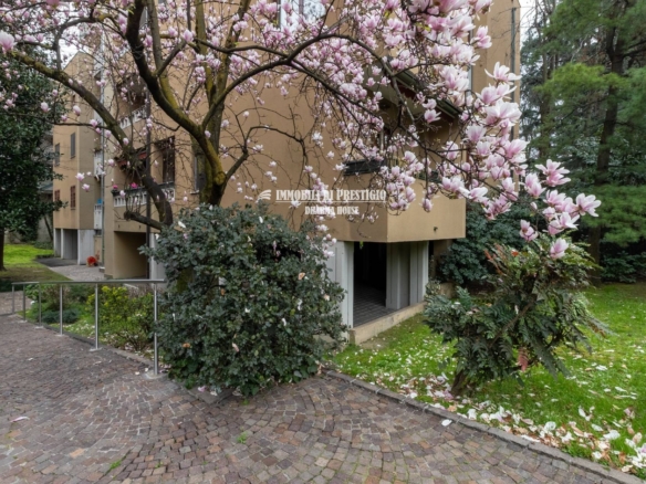 MILANO S. SIRO, VENDITA APPARTAMENTO CON TERRAZZO E BOX