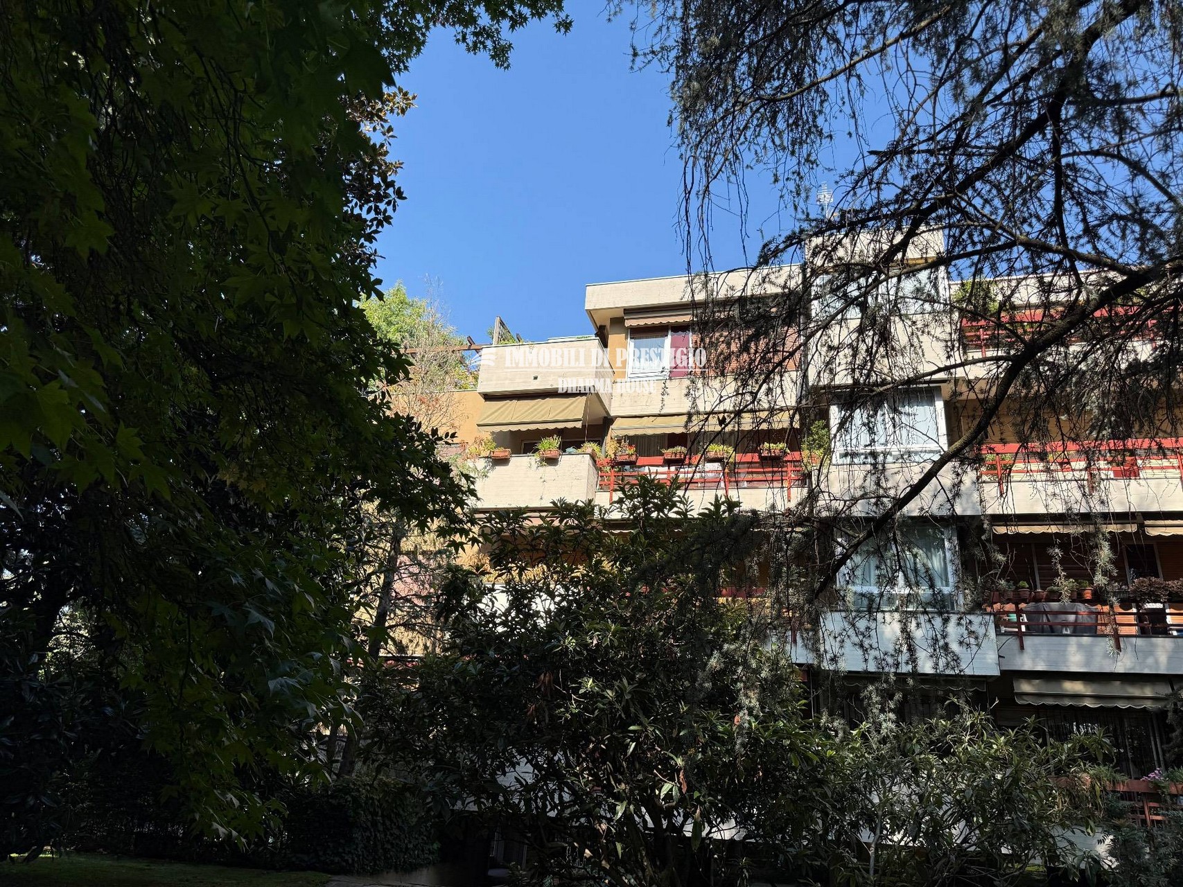 MILANO S. SIRO, VENDITA APPARTAMENTO CON TERRAZZO E BOX
