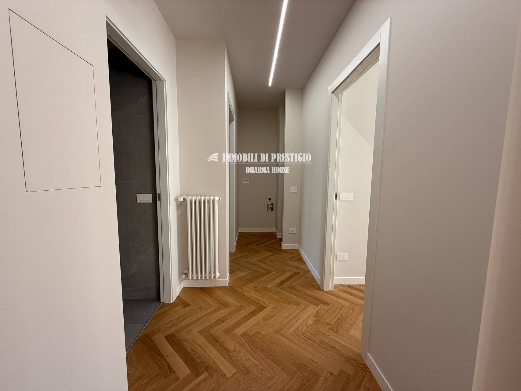 MILANO VIA LAZZARONI, VENDITA TRILOCALE RISTRUTTURATO