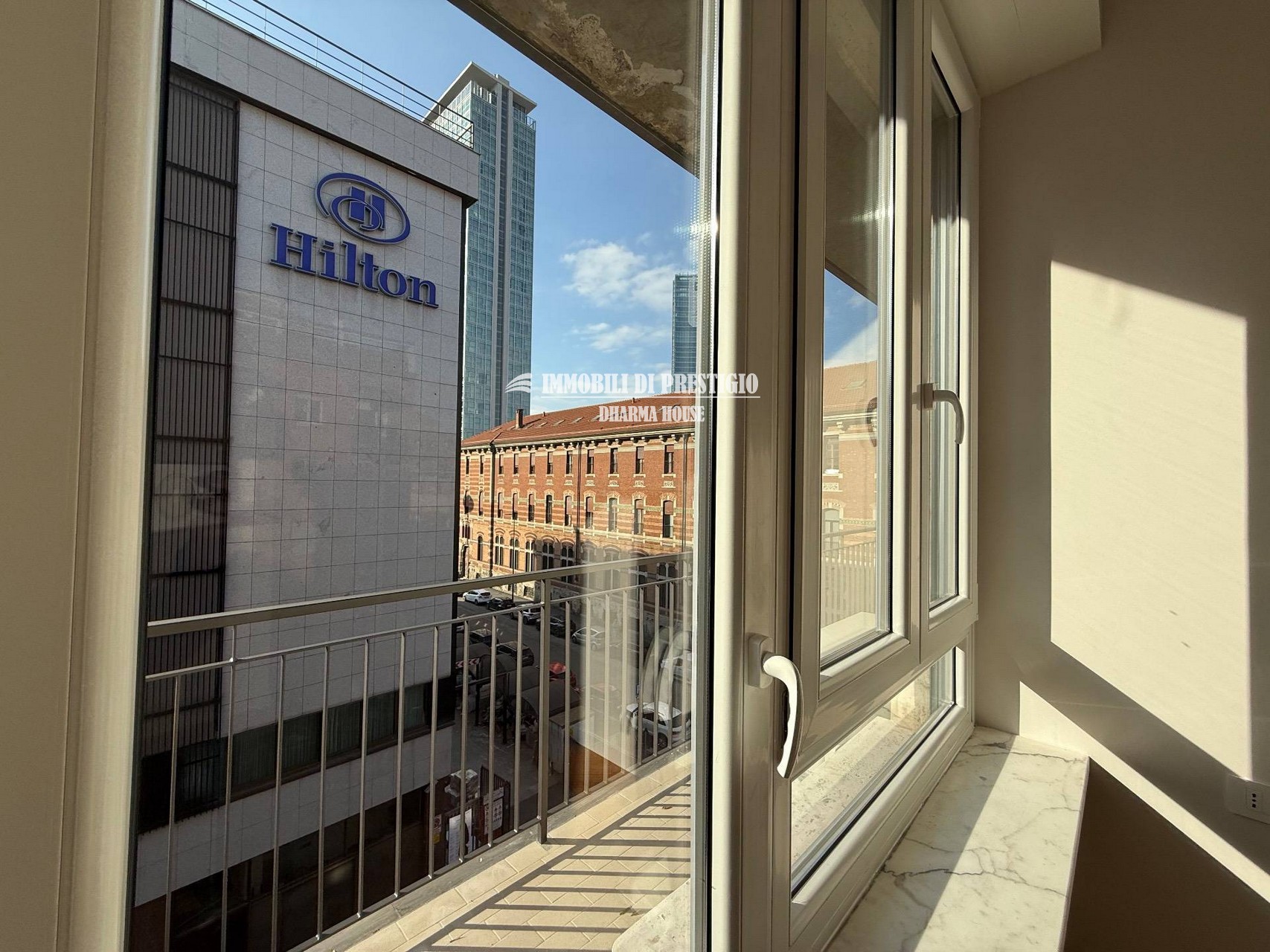 MILANO VIA LAZZARONI, VENDITA TRILOCALE RISTRUTTURATO