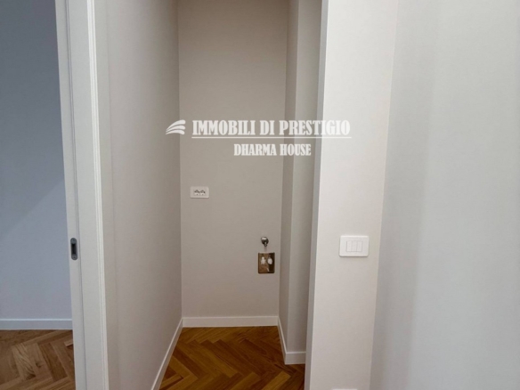 MILANO VIA LAZZARONI, VENDITA TRILOCALE RISTRUTTURATO