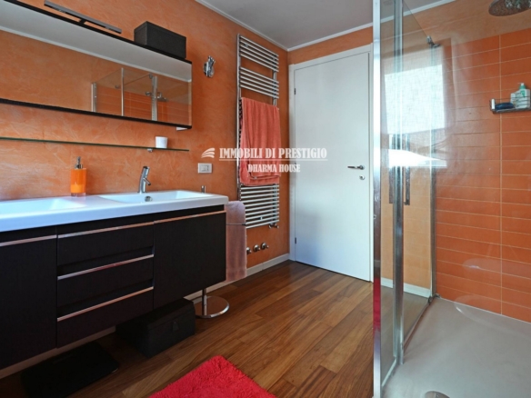 MILANO ARGONNE, VENDITA MODERNA VILLA RISTRUTTURATA