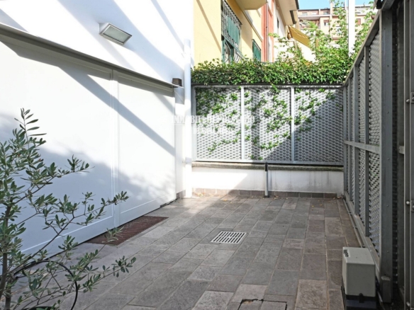 MILANO ARGONNE, VENDITA MODERNA VILLA RISTRUTTURATA