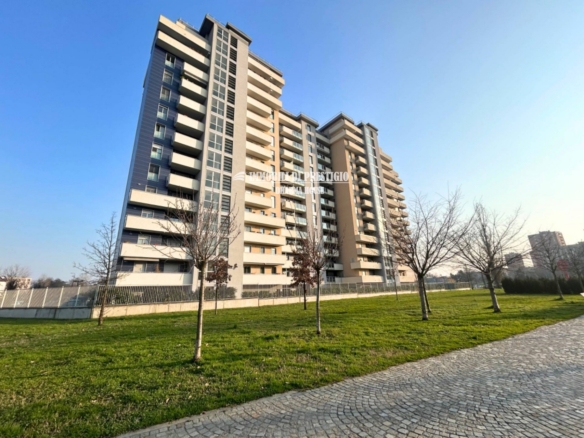 MILANO VIA CASTELLANZA, VENDITA APPARTAMENTO CON TERRAZZO