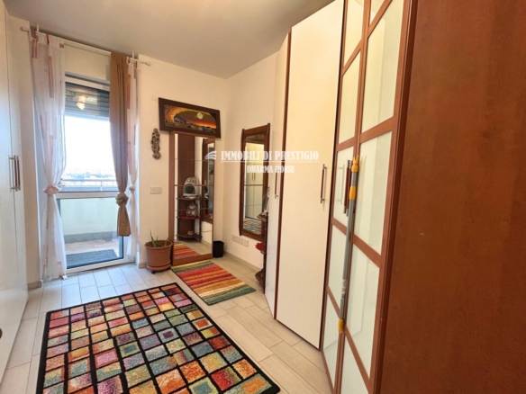 MILANO VIA CASTELLANZA, VENDITA APPARTAMENTO CON TERRAZZO