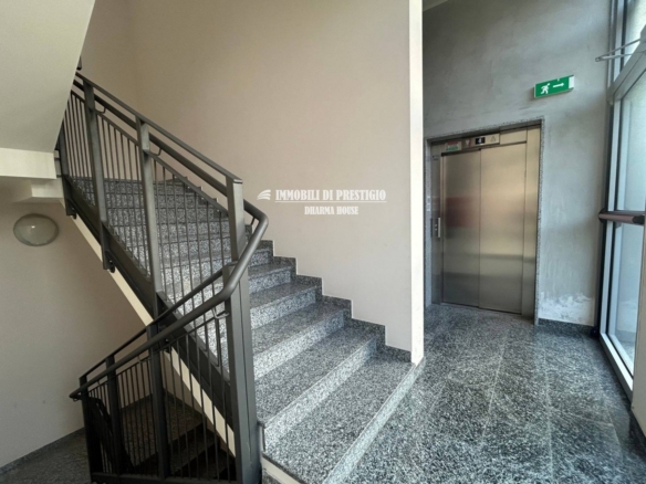 MILANO VIA CASTELLANZA, VENDITA APPARTAMENTO CON TERRAZZO