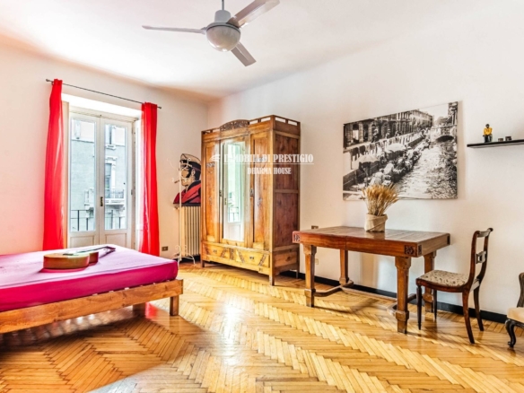MILANO NAVIGLI,VENDITA ELEGANTE APPARTAMENTO STABILE D’EPOCA