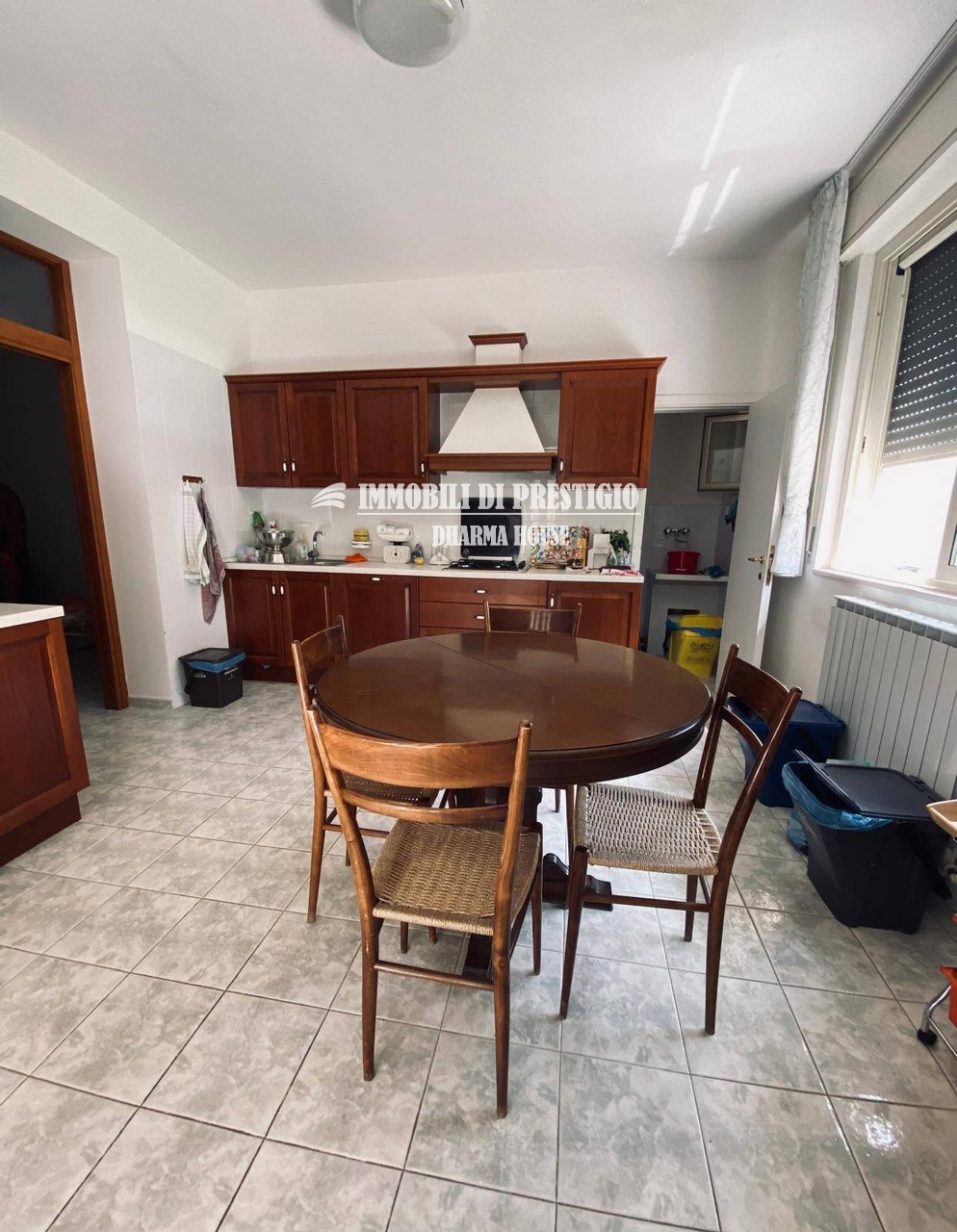 CHIEUTI, VENDITA VILLA DI CHARME CON PISCINA