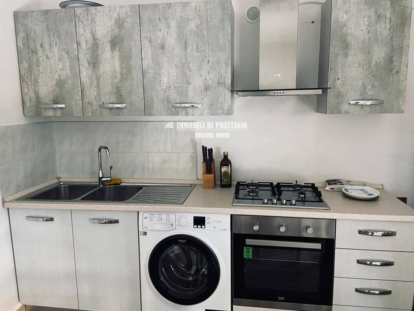 CHIEUTI, VENDITA VILLA DI CHARME CON PISCINA